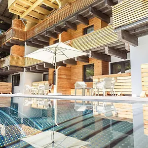 By Alps Aparthotel