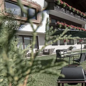 Hotel Garni Rustica Sölden