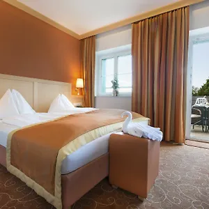 Romantikhotel Gersberg Alm Avusturya